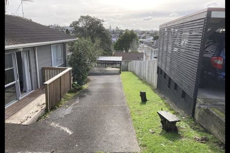 Photo of property in 1/247 Wairau Road, Totara Vale, Auckland, 0627