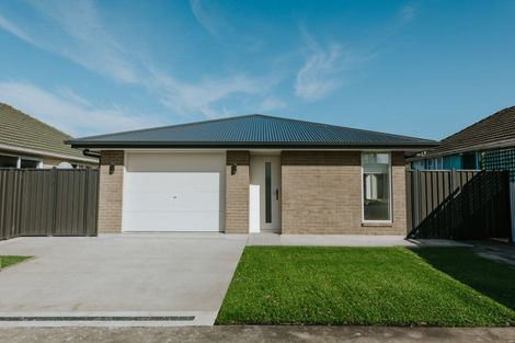 Photo of property in 33 Gear Road, Te Horo, Otaki, 5582