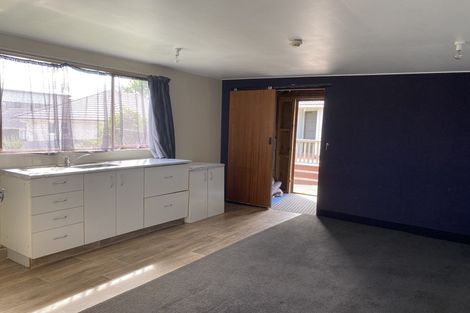 Photo of property in 95 Kervil Avenue, Te Atatu Peninsula, Auckland, 0610