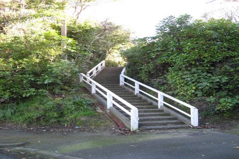 Photo of property in 18 Newcombe Crescent, Karori, Wellington, 6012