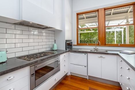 Photo of property in 30 Mcmaster Street, Greytown, 5712