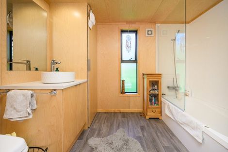 Photo of property in 914 Napier Road, Whakarongo, Palmerston North, 4470