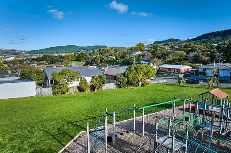 Photo of property in 38a Victory Crescent, Tawa, Wellington, 5028