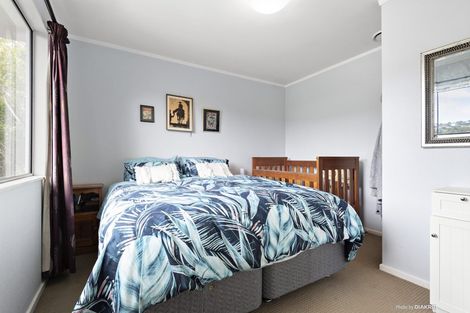 Photo of property in 71 Bassett Road, Johnsonville, Wellington, 6037