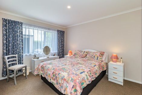 Photo of property in 2 Ivy Lane, Ohau, 5570