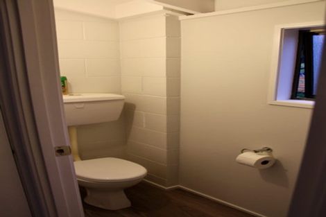 Photo of property in 2/75 Birkdale Road, Birkdale, Auckland, 0626