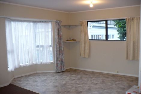 Photo of property in 152 Queens Drive, Lyall Bay, Wellington, 6022
