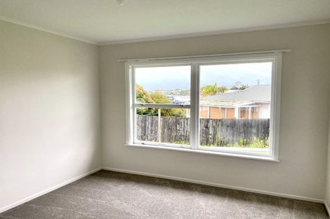 Photo of property in 12 Locket Road, Glenfield, Auckland, 0629