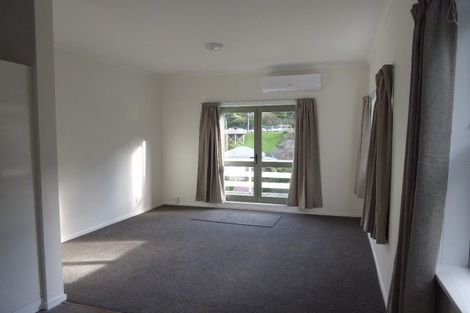 Photo of property in 24 Governor Road, Northland, Wellington, 6012