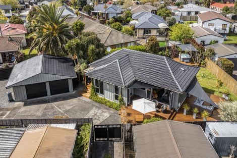 Photo of property in 14 Pinehurst Place, Wattle Downs, Auckland, 2103