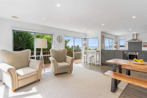 Photo of property in 3 Mariners View Road, Beach Haven, Auckland, 0626