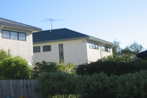 Photo of property in 2/5 Mossop Rise, Glenfield, Auckland, 0629