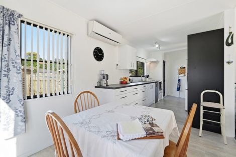 Photo of property in 32b Aquarius Drive, Kawaha Point, Rotorua, 3010