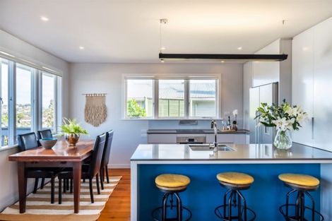 Photo of property in 1/15 Colonial Road, Chatswood, Auckland, 0626