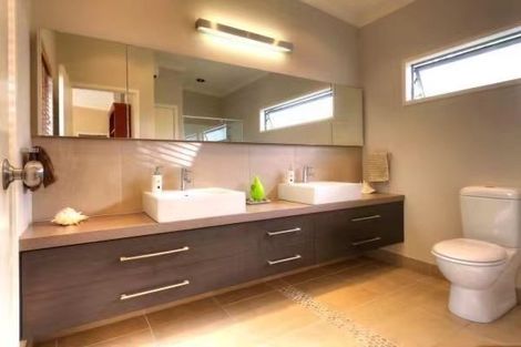 Photo of property in 10 Chesley Place, Half Moon Bay, Auckland, 2012