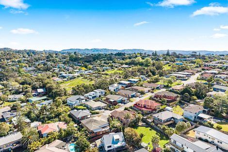 Photo of property in 28 Shah Place, Glen Eden, Auckland, 0602