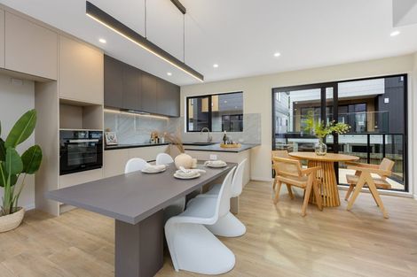 Photo of property in 9c Catalina Crescent, Forrest Hill, Auckland, 0620