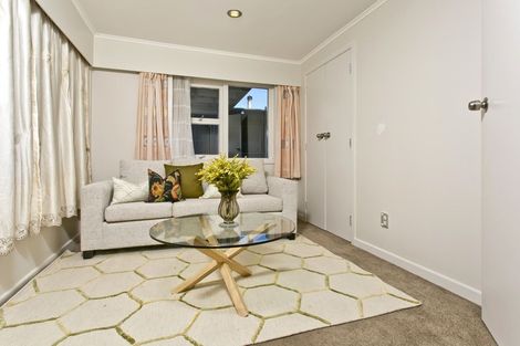 Photo of property in 1/24 Martin Crescent, Northcote, Auckland, 0627