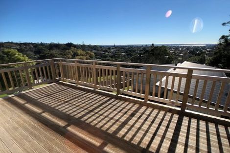 Photo of property in 213a Golf Road, Titirangi, Auckland, 0604