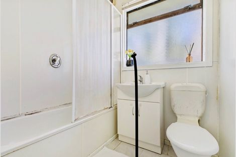 Photo of property in 14 Evans Road, Weymouth, Auckland, 2103