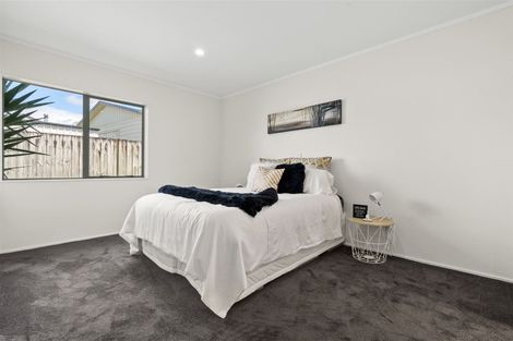 Photo of property in 8 Pono Place, Waiuku, 2123