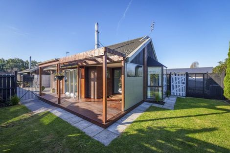 Photo of property in 2/49 Sarabande Avenue, Redwood, Christchurch, 8051