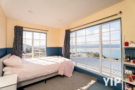 Photo of property in 4a Sunhaven Drive, Newlands, Wellington, 6037