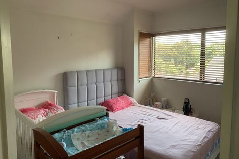 Photo of property in 1/112 Seaview Road, Glenfield, Auckland, 0629