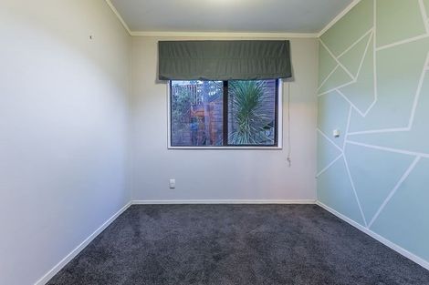 Photo of property in 12 Bedford Street, Te Atatu South, Auckland, 0610