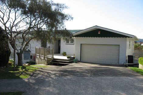 Photo of property in 5 Saint Francis Grove, Waterloo, Lower Hutt, 5011