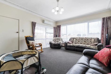 Photo of property in 27 Glen Avenue, Papatoetoe, Auckland, 2025