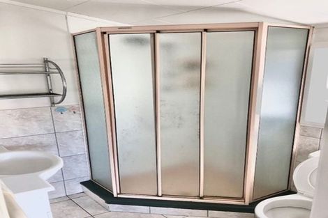 Photo of property in 20 Clovelly Road, Bucklands Beach, Auckland, 2012