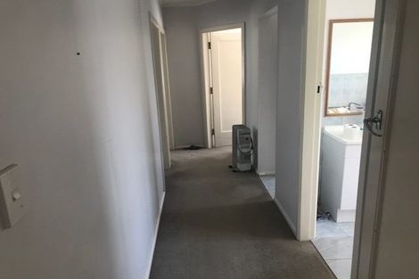 Photo of property in 10 Kaponga Crescent, New Lynn, Auckland, 0600