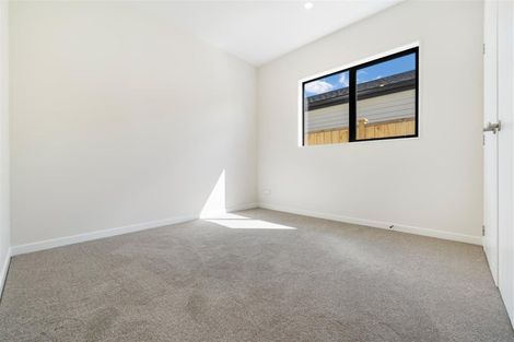 Photo of property in 42 Whakairo Crescent, Gulf Harbour, 0930