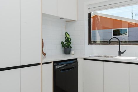 Photo of property in 15c Breckons Avenue, Nawton, Hamilton, 3200