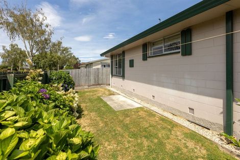 Photo of property in 15 Chipping Lane, Redwood, Christchurch, 8051