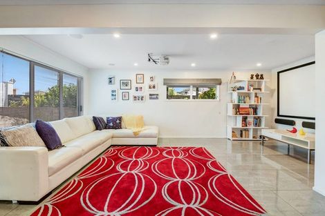 Photo of property in 192 Vipond Road, Stanmore Bay, Whangaparaoa, 0932
