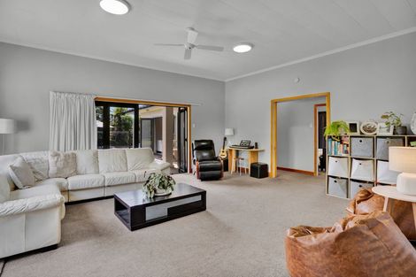 Photo of property in 300 Awai Road, Tarurutangi, New Plymouth, 4372