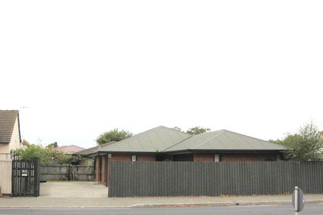 Photo of property in 3 Curletts Road, Sockburn, Christchurch, 8042