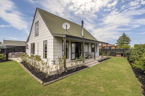 Photo of property in 2 Thompsons Road, Belfast, Christchurch, 8051