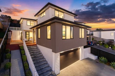 Photo of property in 17 Manawanui Way, Orewa, 0931
