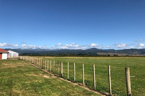 Photo of property in 185 Arapaepae Road, Levin, 5571
