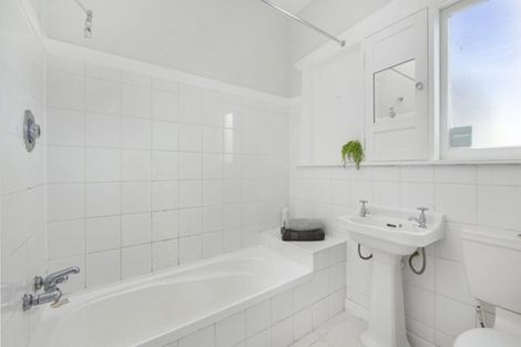 Photo of property in 1/19 Hills Road, Edgeware, Christchurch, 8013