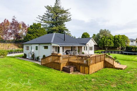 Photo of property in 17 Hook Road, Paparoa, 0571