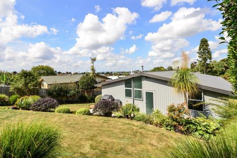Photo of property in 16 Esmae Place, Dinsdale, Hamilton, 3204