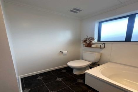 Photo of property in 130 Cunningham Crescent, Grasmere, Invercargill, 9810