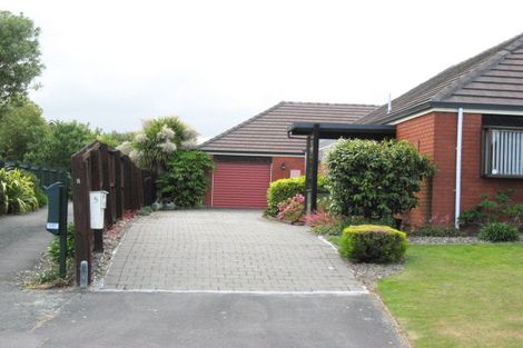 Photo of property in 2/5 Glenburn Place, Avonhead, Christchurch, 8042