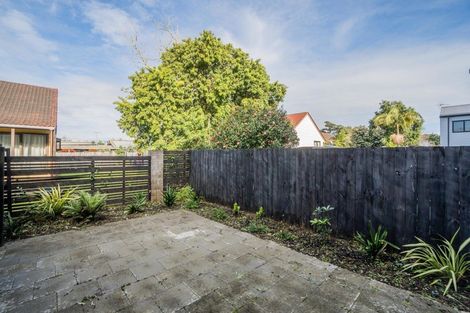 Photo of property in 10 Kevale Place, Manurewa, Auckland, 2102