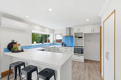 Photo of property in 7 Broadfell Avenue, Avonhead, Christchurch, 8042