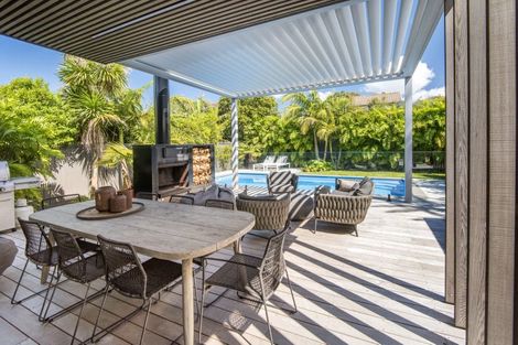 Photo of property in 11 Cheltenham Road, Devonport, Auckland, 0624